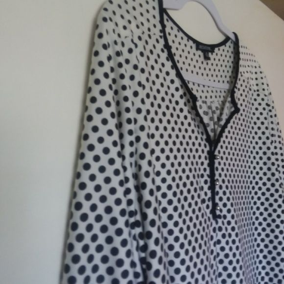 NOTATIONS ladies top in size XL. NEW with tags. - Picture 2 of 6
